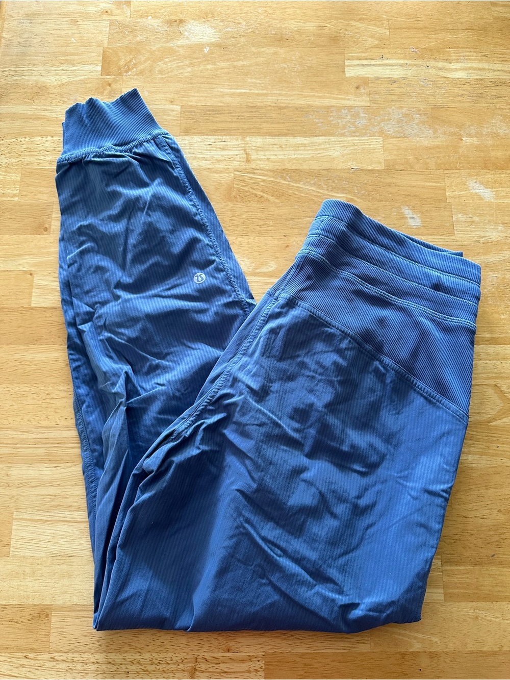 Lululemon dance studio joggers size 6